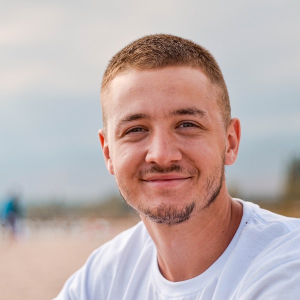 Ototurizm ve yolculuk temalı görsel